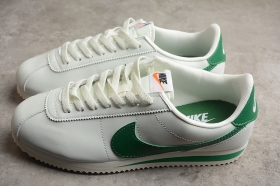 Кожаные классические кеды Nike Classic Cortez в бело-зелёном цвете
