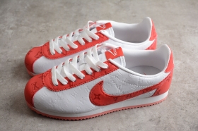 Nike Cortez Classic в белой коже с красными вставками и брендингом LV