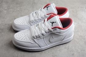 Тотально белые кроссовки Nike Air Jordan 1 Low SE с красным подкладом