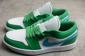 Бело-зелёного цвета кеды Nike Air Jordan 1 Low с голубыми акцентами