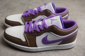 Коричнево-белые кеды Nike Air Jordan 1 Low с фиолетовыми шнурками