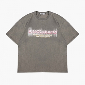 Длинная с принтом - цветы серая футболка от бренда Anotherself