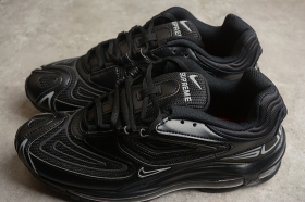 Брутальные чёрные кроссовки от Nike, модель Air Max 98 TL SP.