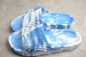 Сланцы фирмы Adidas Adilette 22 сине-белого цвета с рельефной стелькой