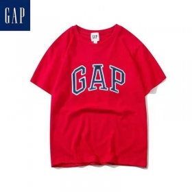 Красного цвета с логотипом на груди GAP футболка оверсайз