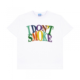 С разноцветной надписью Donsmoke футболка белая оверсайз фасона