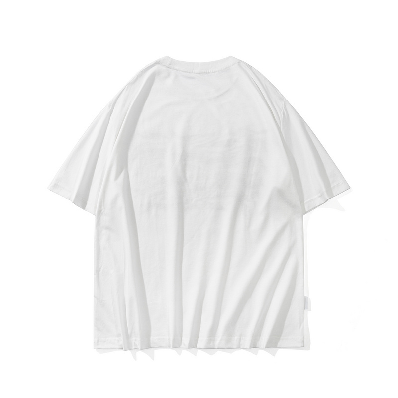 Белая  футболка TCL с декоративными булавками снизу и принтом спереди