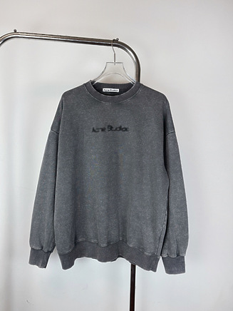 Свитшот Acne Studios темно-серого цвета с округлым вырезом горловины