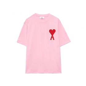 Стильная розовая футболка AMI со спущенной линией рукава