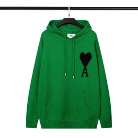 Зелёный худи Ami с чёрным фирменным логотипом на груди