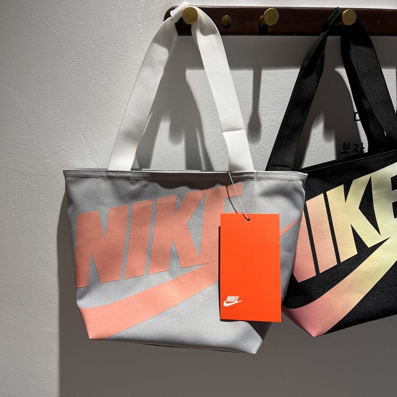 Сумка-шоппер серого цвета Nike с внутренним карманом на молнии 