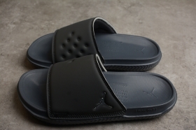 Удобные сланцы полностью чёрного цвета Nike Jordan Play Slide