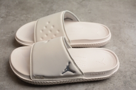 Мягкие тапочки на лето бежевого цвета бренда Jordan Play Slide