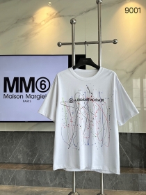 Стильная белого цвета Maison Margiela футболка с ярким принтом