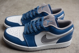 Сине-белого цвета кроссовки бренда Nike Air Jordan 1 Low