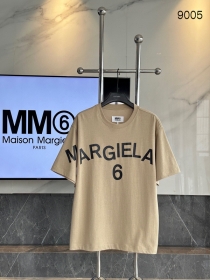Бежевого цвета стильная футболка с коротким рукавом Maison Margiela