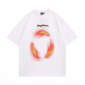 Белая футболка YUXING с фирменным принтом "огненное кольцо" спереди