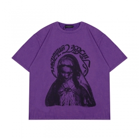 Стильная фиолетовая Anotherself футболка с принтом "Монашка с пауком"