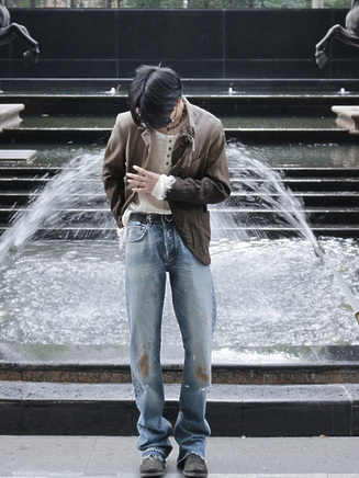 Enfants Riches Deprimes джинсы синего цвета с рваными дырками