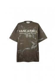 Трендовая VANCARHELL футболка выполнена в коричневом цвете
