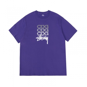 Футболка Stussy цвет фиолетовы с крупным принтом и лого 