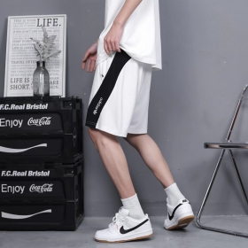 Adidas шорты белого цвета с черными вставками по бокам
