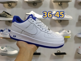 Белые кроссовки Air Force с синими вставками