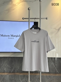 С надписью бренда футболка Maison Margiela в сером цвете
