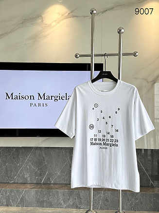 Повседневная в белом цвете футболка Maison Margiela