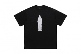 Черная футболка с брендовым принтом "крест и Дева Мария"
