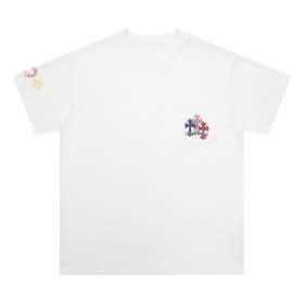Плотная белого цвета с разноцветным принтом от Chrome Hearts футболка