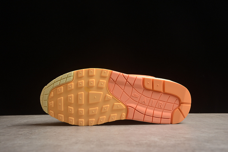 В стиле ретро Nike Air Max 1 JW кроссовки в персиковых тонах