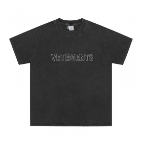 Стильная черная футболка VETEMENTS с логотипом бренда