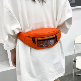 Яркая оранжевая поясная сумка The North Face на каждый день