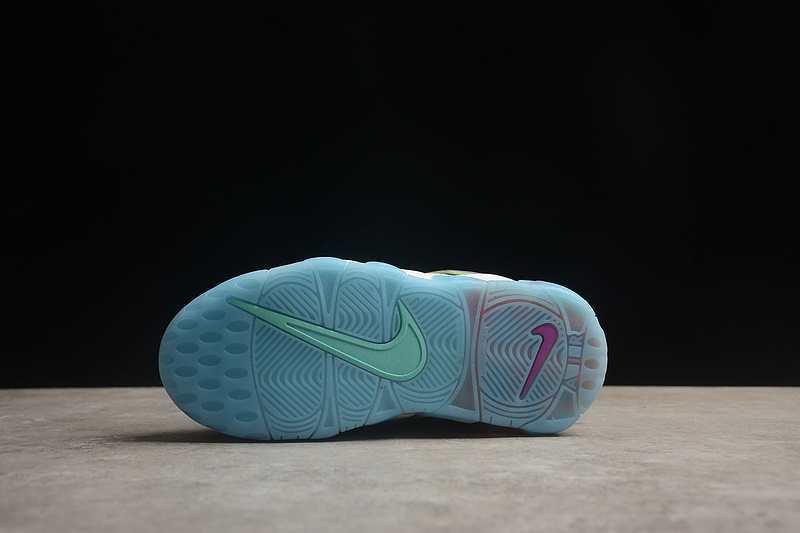 Разноцветные кроссовки Nike Air More Uptempo 96 с подошвой голубой