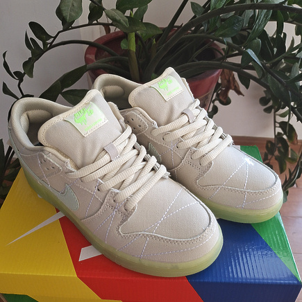 Розовые кожаные кроссовки Nike SB с голубим логотипом