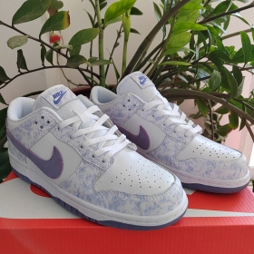 Белые кроссовки с сиреневыми фирменными вставками Nike SB
