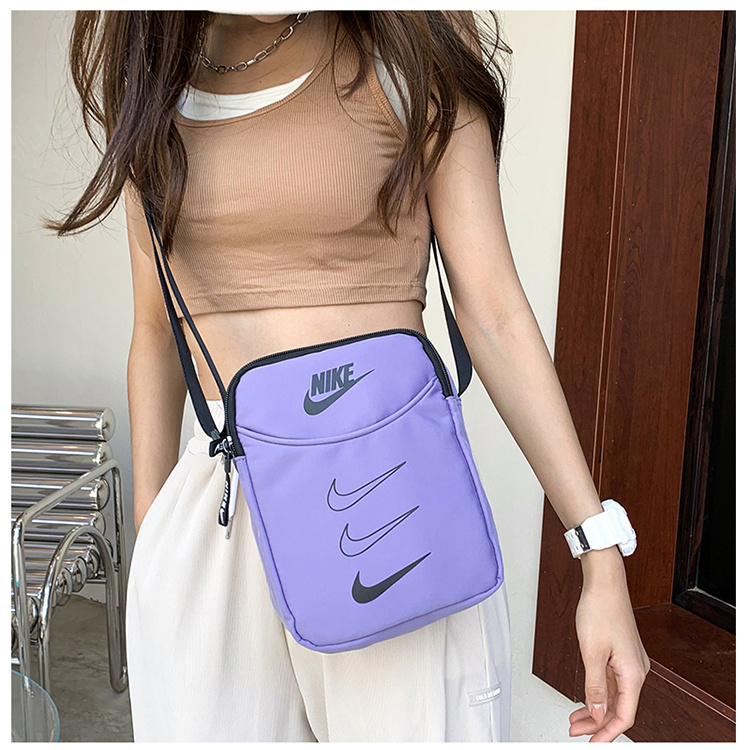 Фиолетовая сумка через плечо Nike с двумя отделениями на молнии