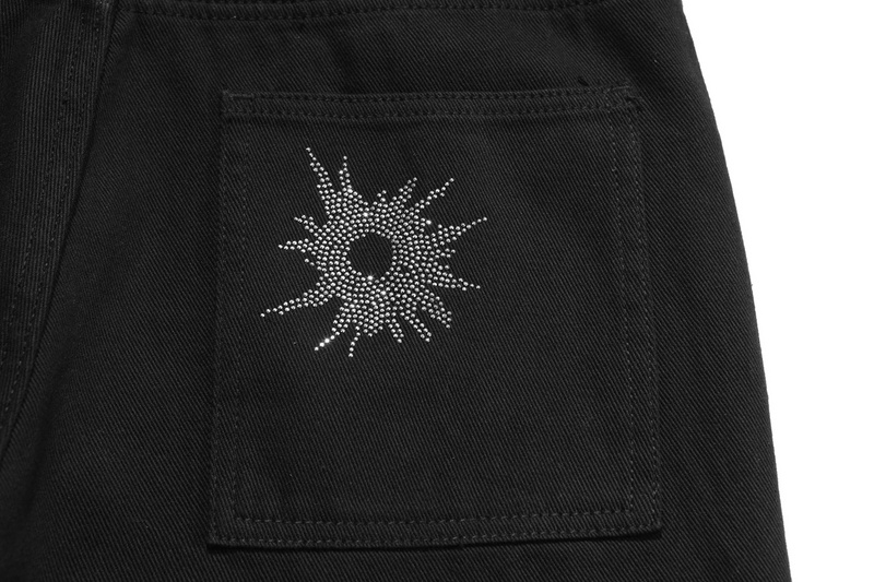 Чёрные джинсы Made Extreme с вставками из страз и накладными карманами