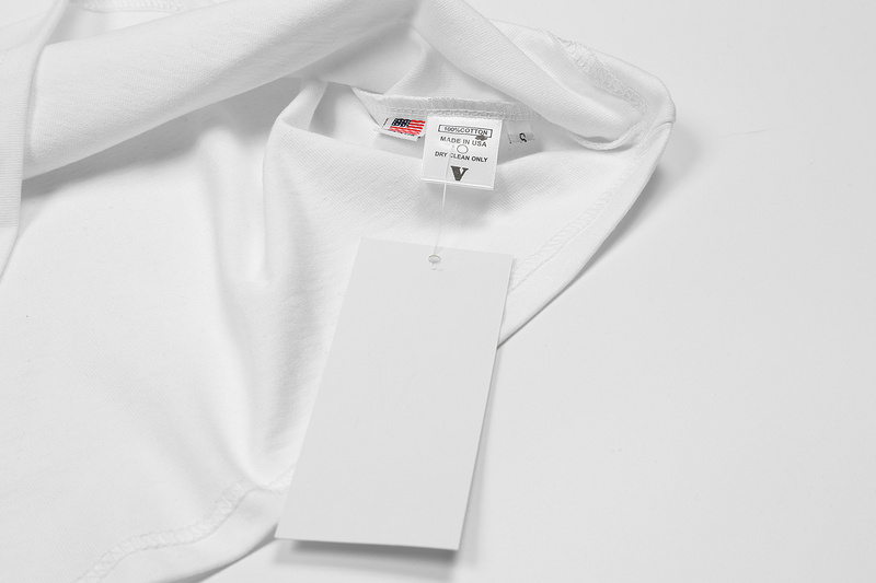 Базовая белая футболка с фирменным лого спереди и сзади VLONE