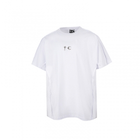 Повседневная в белом цвете футболка от бренда THUG CLUB