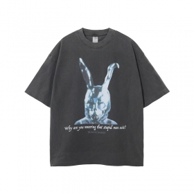 Серая потёртая футболка ARTIEMASTER с принтом кролика Фрэнка из Донни Дарко