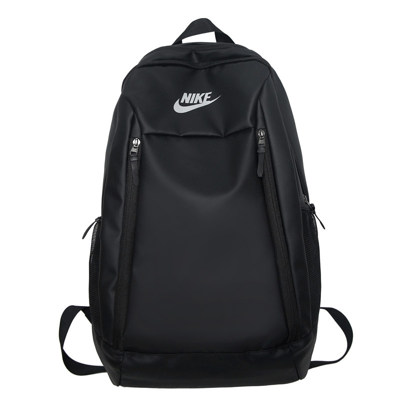 Чёрный рюкзак с белым лого Nike с вентилируемой спинкой 