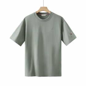 Оливковая футболка MONCLER с вышивкой и фирменным патчем на рукаве