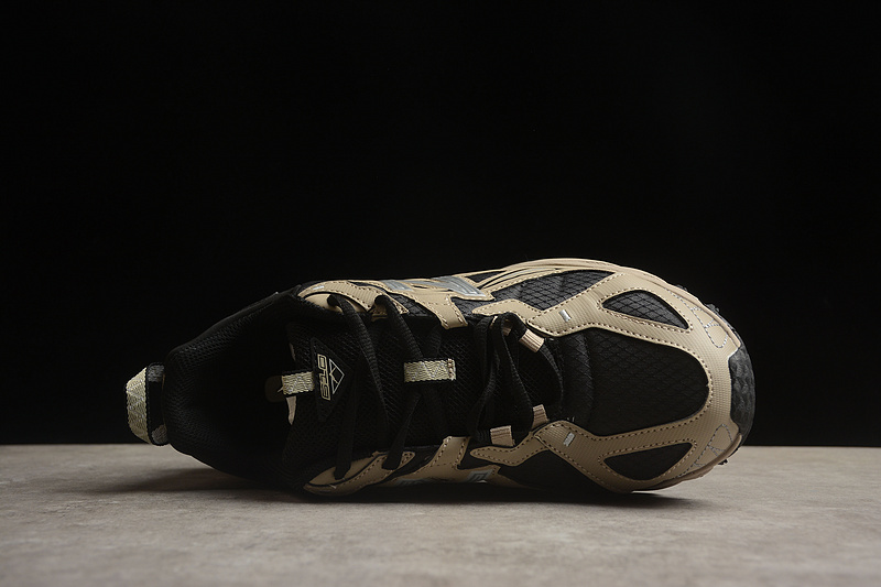 Стильные объёмные New Balance кроссовки ML610TAC чёрно-коричневые