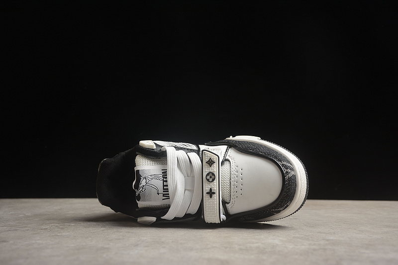 Кроссовки Louis Vuitton чёрно-белые с застёжкой на липучке
