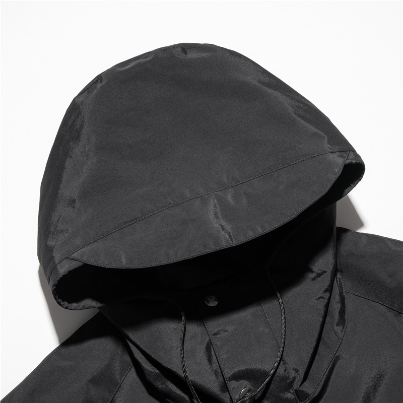 Прочная легкая куртка The North Face на молнии в черном цвете