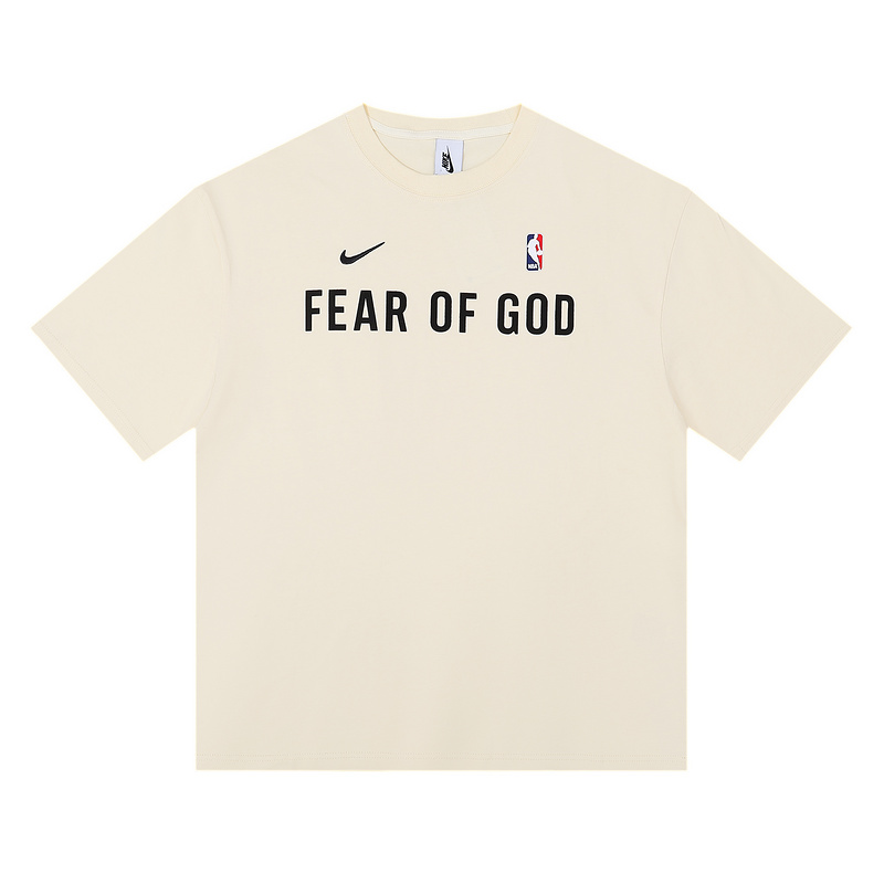 Футболка Nike кремового цвета с логотипом и принтом "Fear of God"