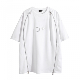 Белая футболка YUXING с металлическими элементами и молниями