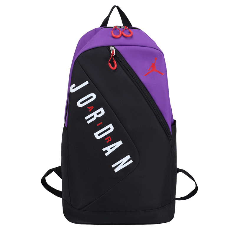 Чёрно-фиолетовый спортивный рюкзак фирмы Jordan с ярким подкладом